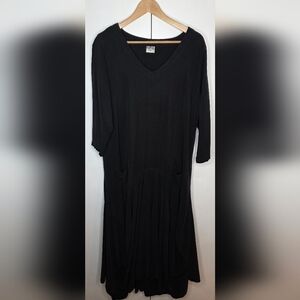 Black, rayon blend  long dress. Lg  pockets, loose fit, XL. Flattering fit